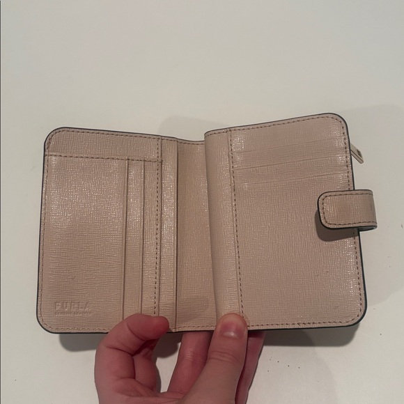 Furla leather tan small zip around and snap wallet - Picture 6 of 9